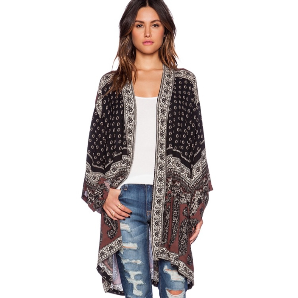 Novella Royale Hitchhiker Kimono
